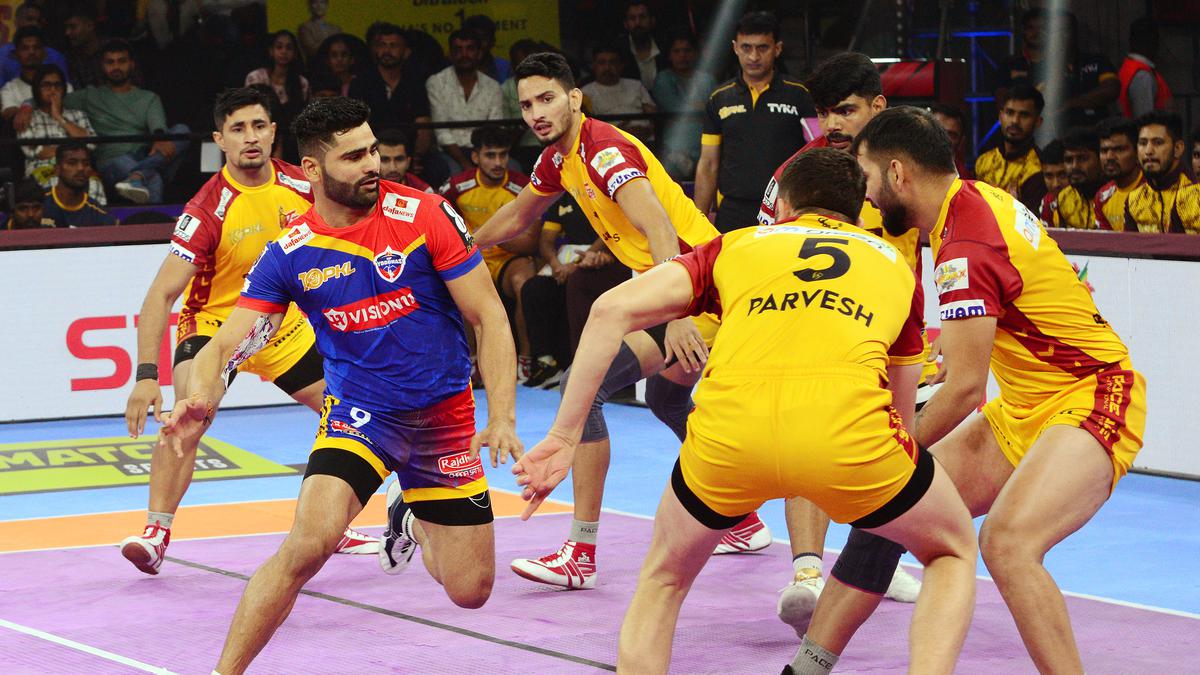 PKL 10 Pardeep Narwal Crosses 1600 Career Raid Points During Bengaluru